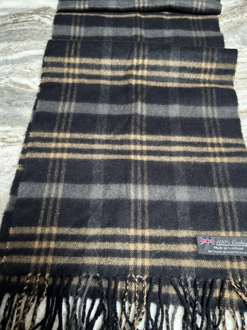Cashmere Plaid Scarf in Black & Brown